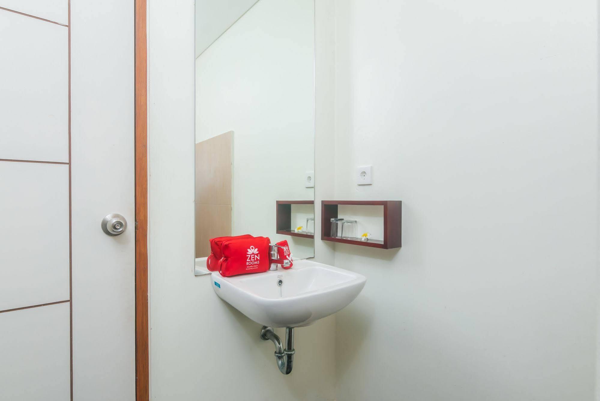 Zen Mertanadi 3* Seminyak (Bali)
